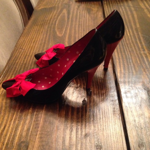 Moschino cheap and chic designer cheapandchic black patent red heel bow 6 as is - Picture 12 of 16